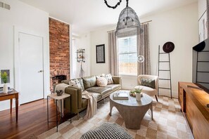 TV, offices - Wonderland (Atlanta)