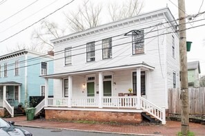 Exterior - Wonderland (Atlanta)