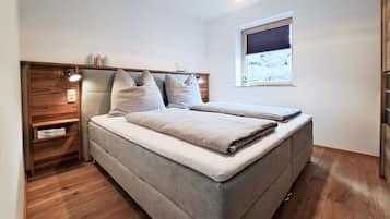 1 Schlafzimmer, Schreibtisch, Reisekinderbett, kostenloses WLAN