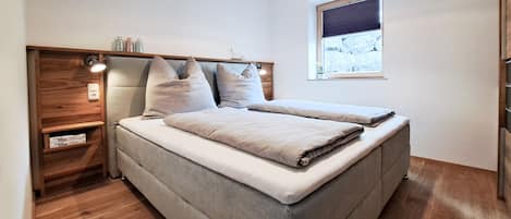 1 Schlafzimmer, Schreibtisch, Reisekinderbett, kostenloses WLAN