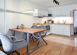 Fridge, microwave, oven, stovetop - Apartment Alpenglück³ incl. KönigsCard (Oy-Mittelberg)