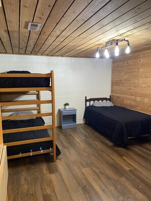 3 Schlafzimmer, Bügeleisen/Bügelbrett, Reisekinderbett, kostenloses WLAN