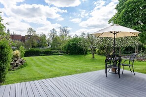Outdoor dining - Quarry View Studio in Shrewsbury with Parking (Shrewsbury)
