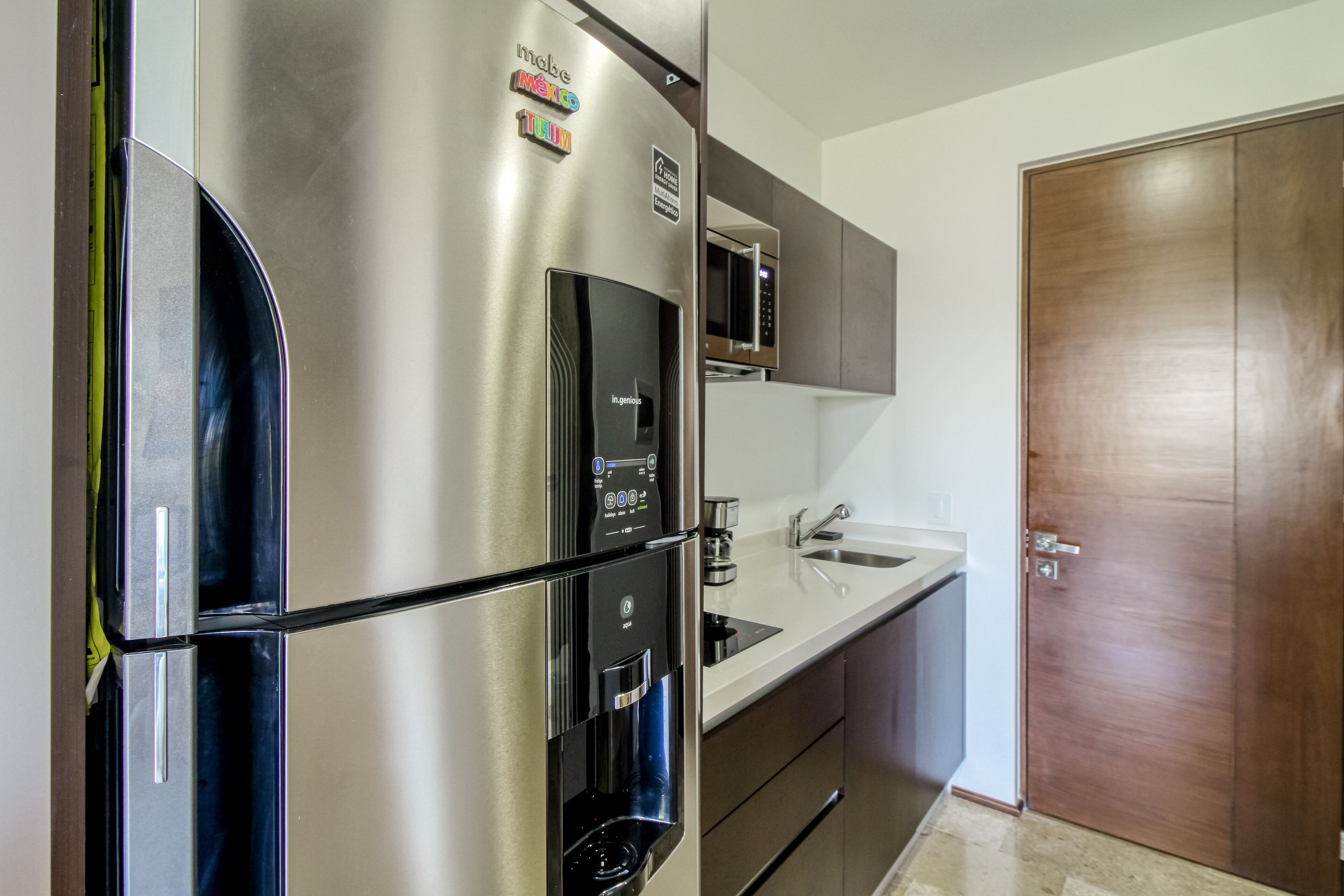 Inviting studio with pool, balcony, hot tub, fitness area, & bikes