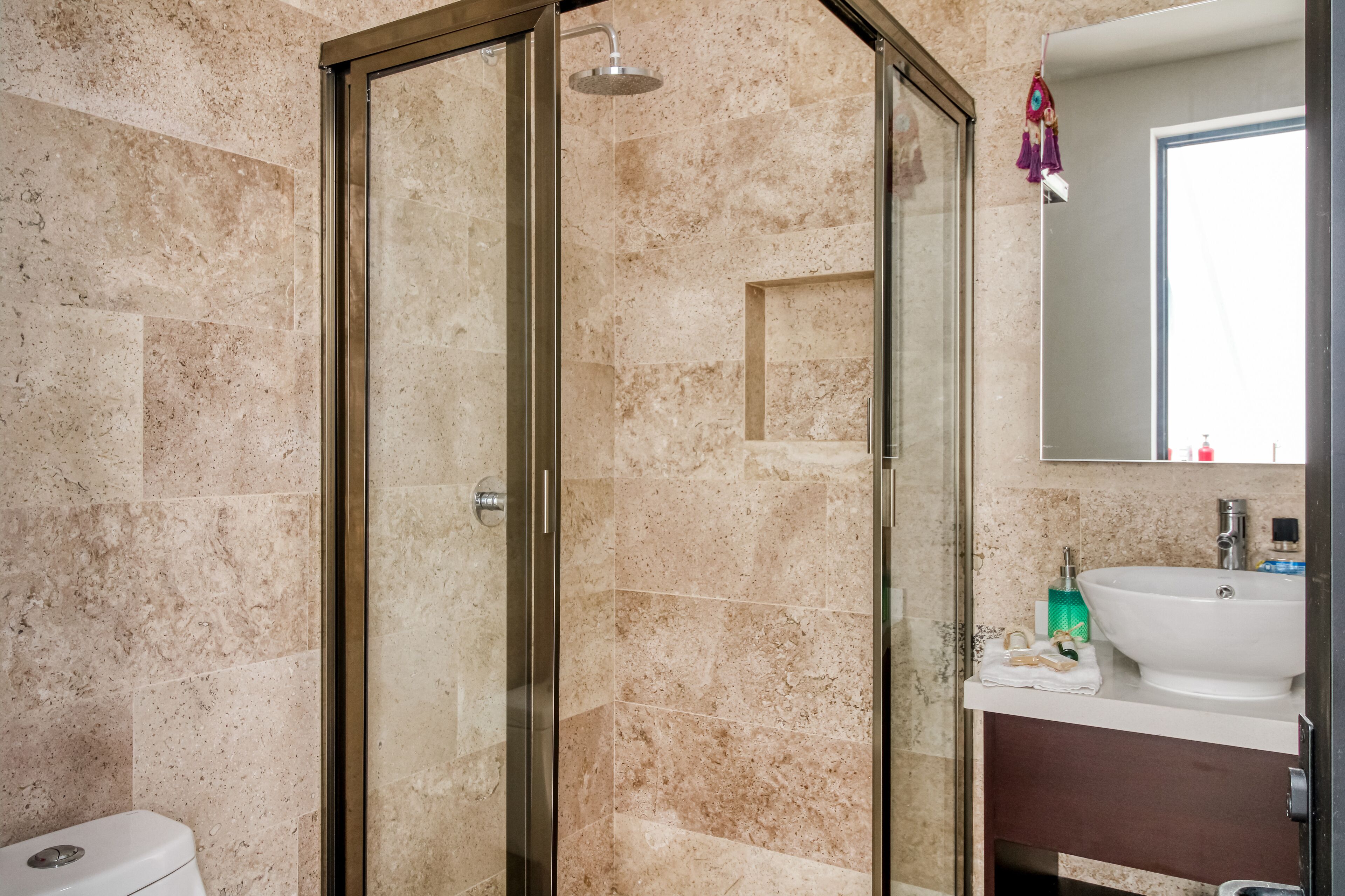 Inviting studio with pool, balcony, hot tub, fitness area, & bikes