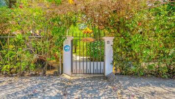 Enceinte de lâhĂ©bergement