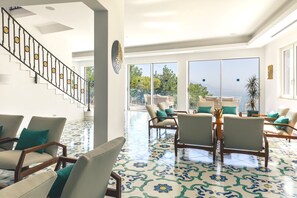 别墅, 吸烟房 | 12  多间卧室