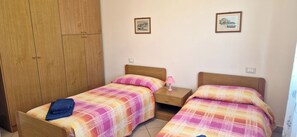 3 bedrooms, iron/ironing board