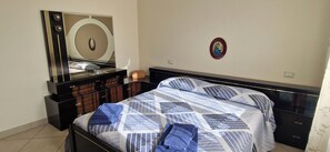 3 Schlafzimmer, Bügeleisen/Bügelbrett