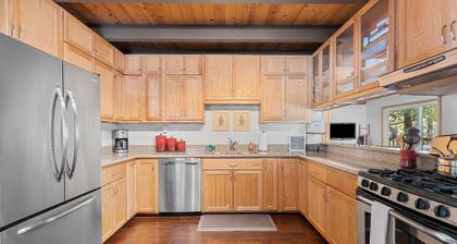 Dog-friendly cabin with gorgeous views, wrap around porch, & wood burning fireplace