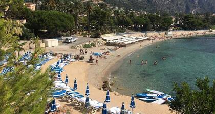 Pool , 150m to beach, seaview