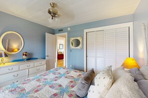 2 bedrooms, internet, bed sheets