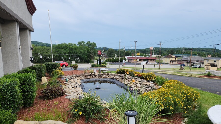 Red Roof Inn & Suites Vineland - Buena