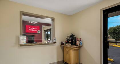Red Roof Inn & Suites Vineland - Buena