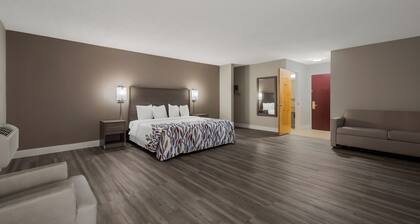 Red Roof Inn & Suites Vineland - Buena
