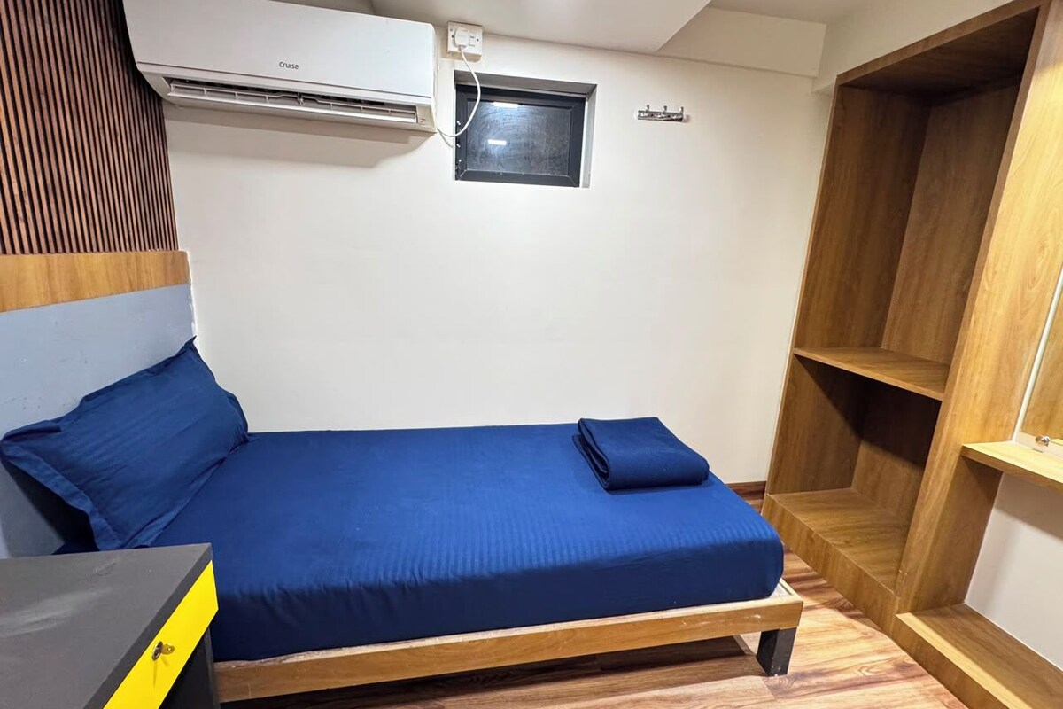 Cabin, 1 Twin Bed | WiFi (free), bed sheets
