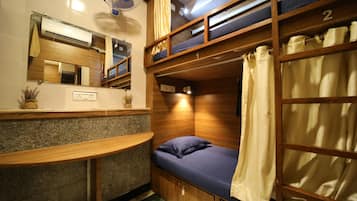 Deluxe Shared Dormitory, Mixed Dorm, Non Smoking | Free WiFi, bed sheets