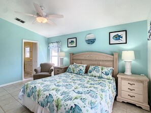 3 bedrooms, iron/ironing board, WiFi, bed sheets - Spacious 3BR Pool Home in Indian Creek, Close to Disney & Attractions (Kissimmee)