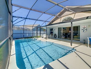 A heated pool - Spacious 3BR Pool Home in Indian Creek, Close to Disney & Attractions (Kissimmee)