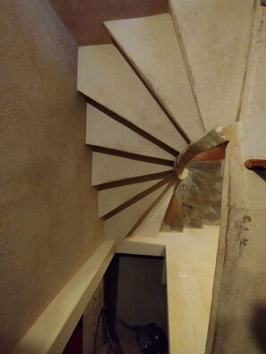 Interior - To the delight of young and old. (Saint-Quentin-la-Poterie)