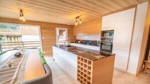 Private kitchen - Chalet Neuf 14p Avec Jacuzzi, Sauna et Grande Salle de Jeux (Gerbépal)
