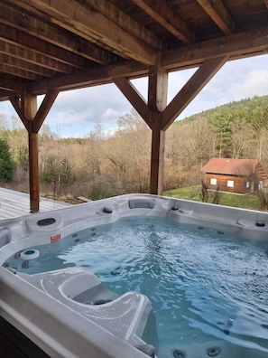 Bain à remous extérieur