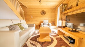 Living area - Chalet Neuf 14p Avec Jacuzzi, Sauna et Grande Salle de Jeux (Gerbépal)