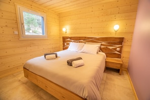 5 chambres, chambres insonorisées, fer et planche à repasser