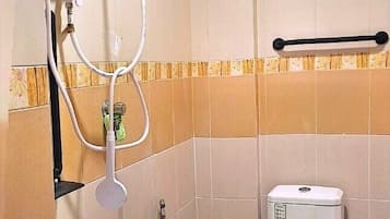 Shower, towels