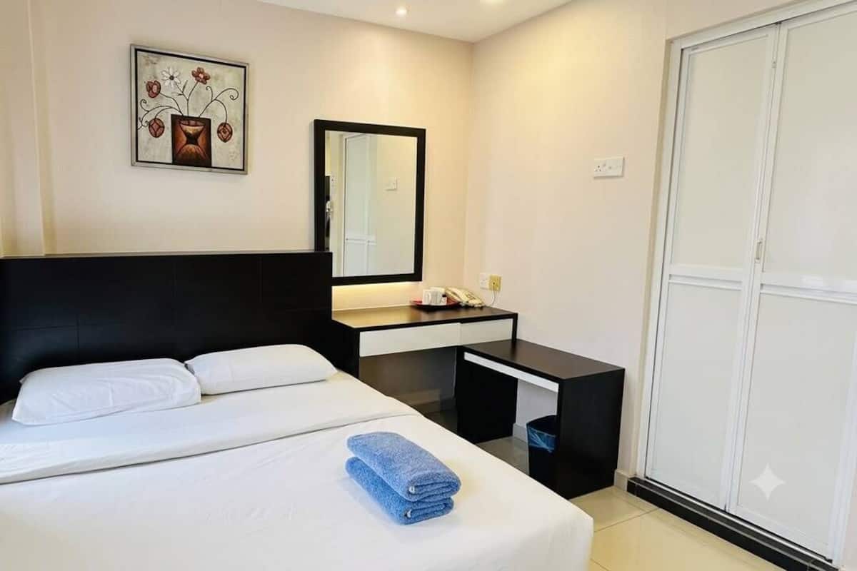 Standard Double Room, 1 Queen Bed