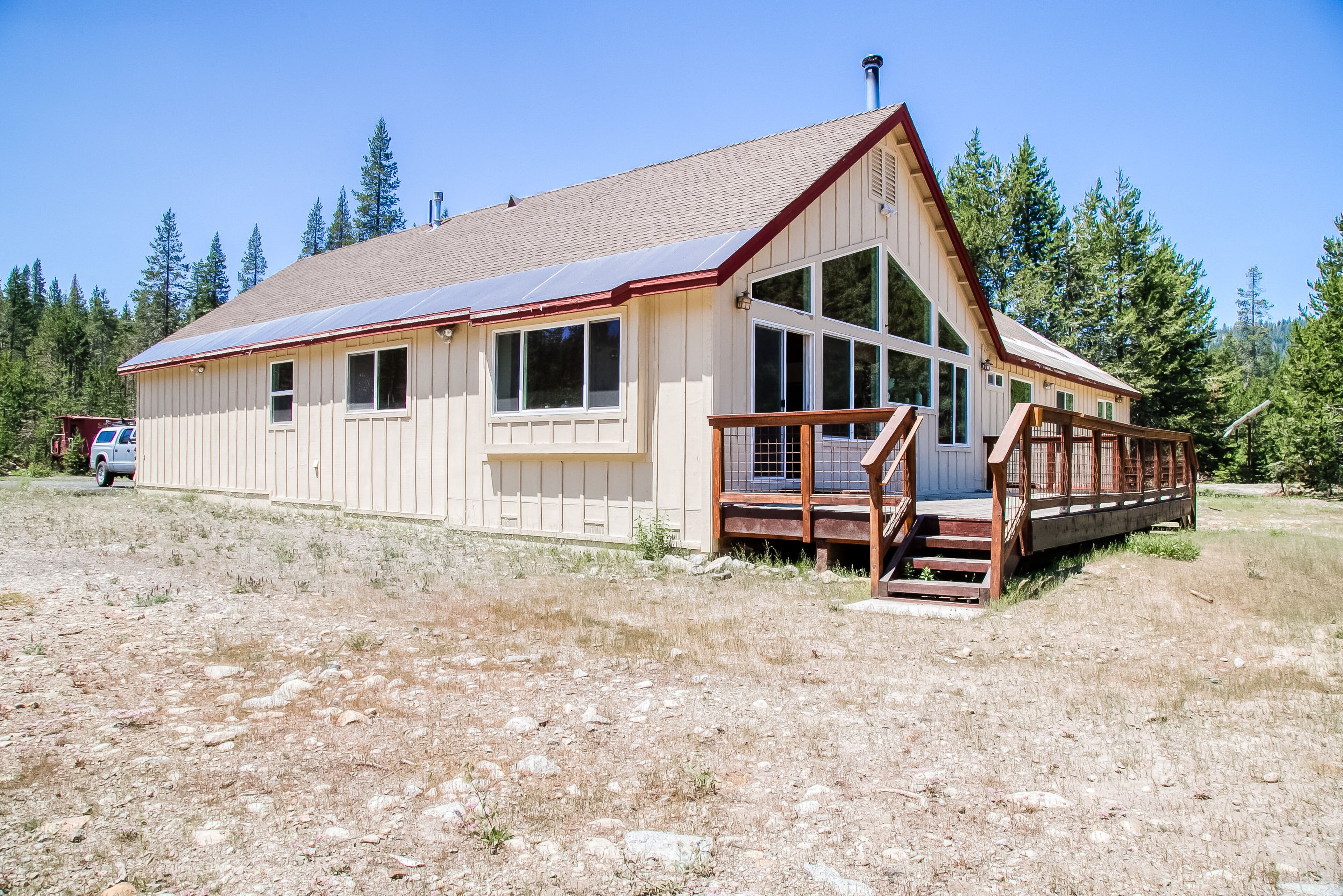 Outdoorsy waterfront home with skiing, full kitchen, foosball, & W/D