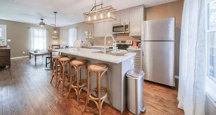 Cozy Cottage on Historic Route 66, minutes away from Wineries & Restaurants.