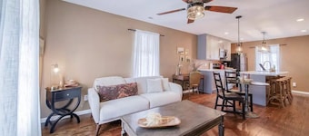 Cozy Cottage on Historic Route 66, minutes away from Wineries & Restaurants.