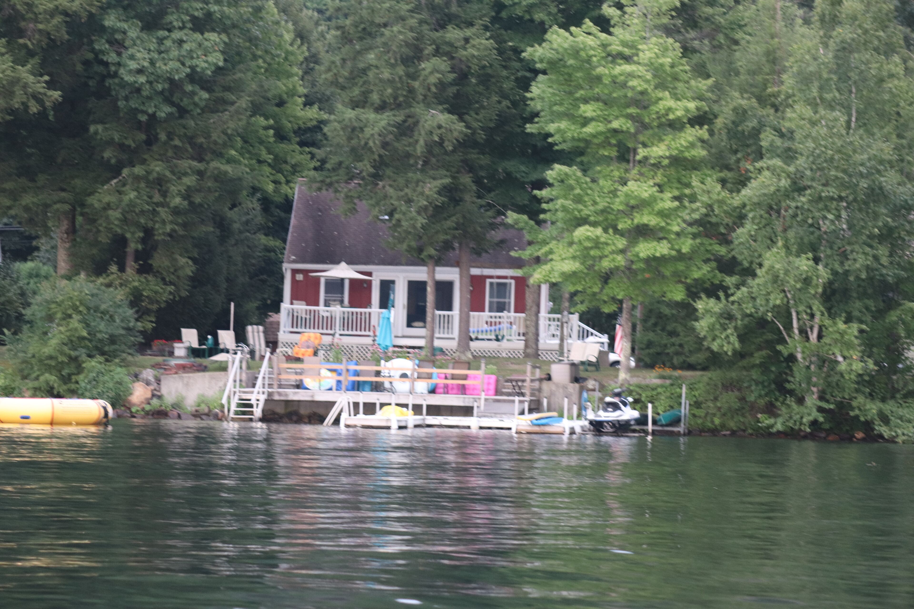 Lovely Waterfront Cottage on Lake St. Catherine