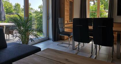 Apartment (80sqm) with balcony (10sqm) 2km away from Weißenburg