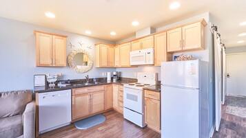 Microwave, oven, stovetop, dishwasher