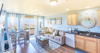 Walk to town and beach, Balcony, Private, Sunset View (Scenic)