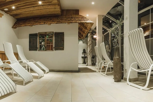 Sauna, hammam, 1 salle de soins, massages