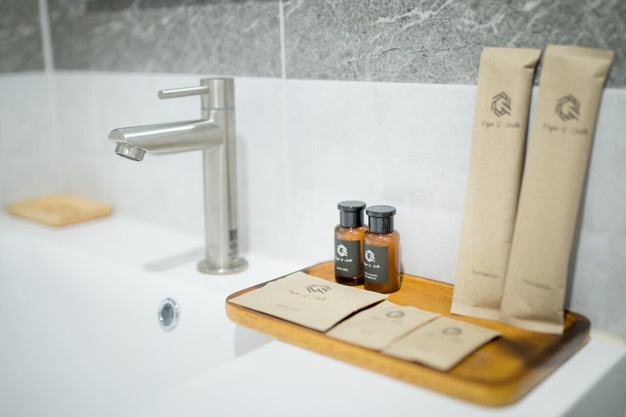 Deluxe-Zimmer | Badezimmer | Designer-Toilettenartikel, Haartrockner, Handtücher, Seife