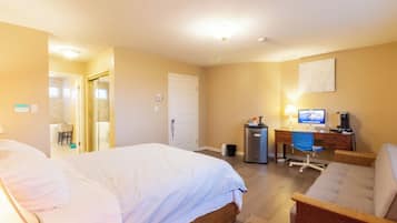 1 bedroom, desk, iron/ironing board, free WiFi