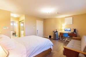 1 bedroom, desk, iron/ironing board, free WiFi