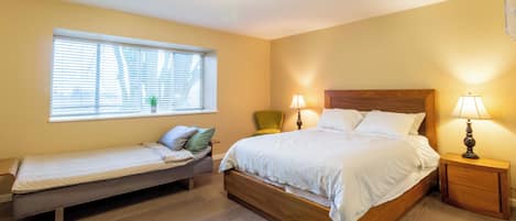 1 bedroom, desk, iron/ironing board, free WiFi