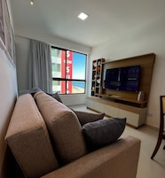 50-英寸智能电视 （配备数码频道）、电视