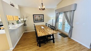 Dining - Highlands Reserve 3 Bed Pool Home with Spa, Spacious Living & Close to Disney (Davenport)