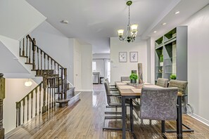 Living area - Urban Retreat A Modern 5BR Townhouse (Toronto)