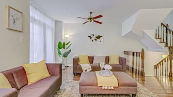 Exclusive Apartment, 5 Bedrooms | Living area