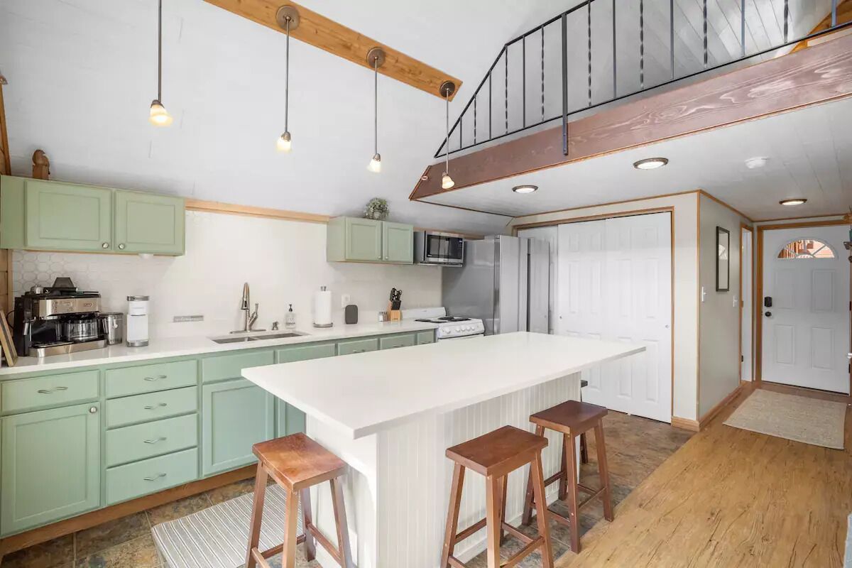 Lakefront Cabin with Hot Tub and Kayaks