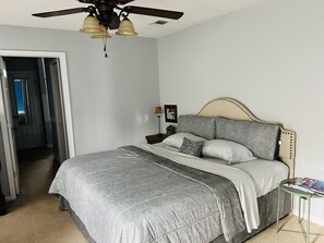 4 bedrooms, iron/ironing board, WiFi, bed sheets