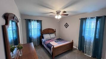 3 sovrum, strykjärn/strykbräda, gratis wi-fi och sängkläder