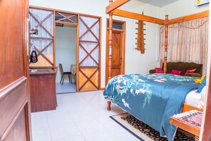 Deluxe Double Room, 1 Bedroom | Individually decorated, individually furnished, desk, laptop workspace